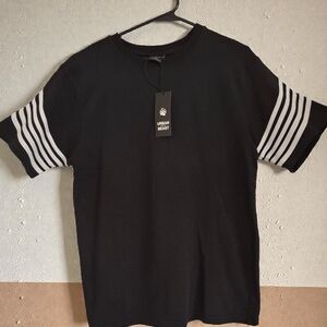 💋URBAN BEAST Black T-Shirt with White Stripes💋